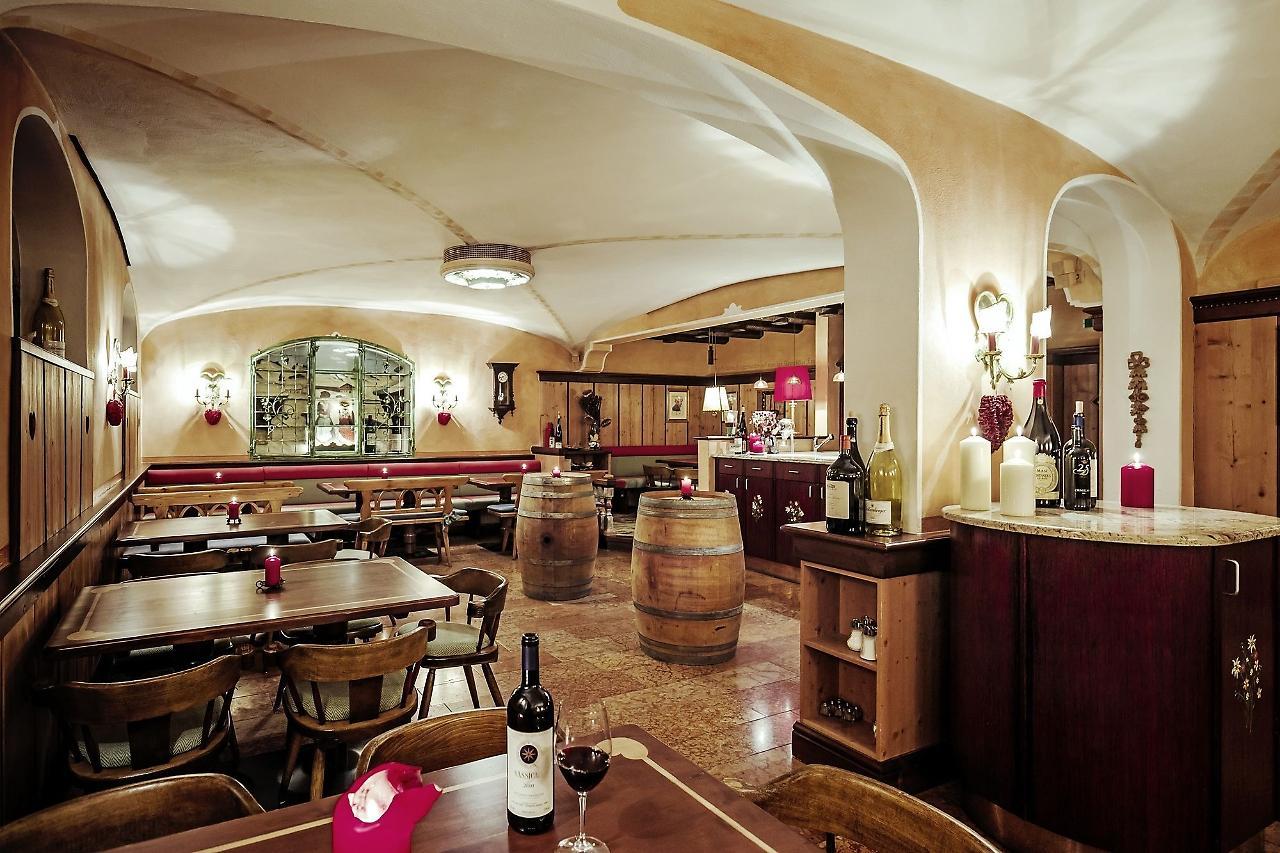 Hotel Schrofenstein 4*