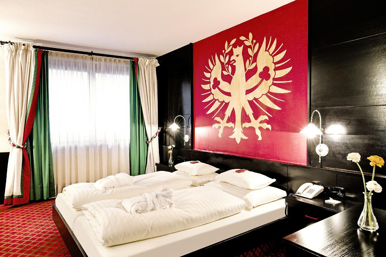 Hotel Schrofenstein 4*